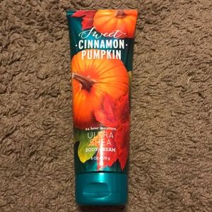 Bath & Body Works body cream